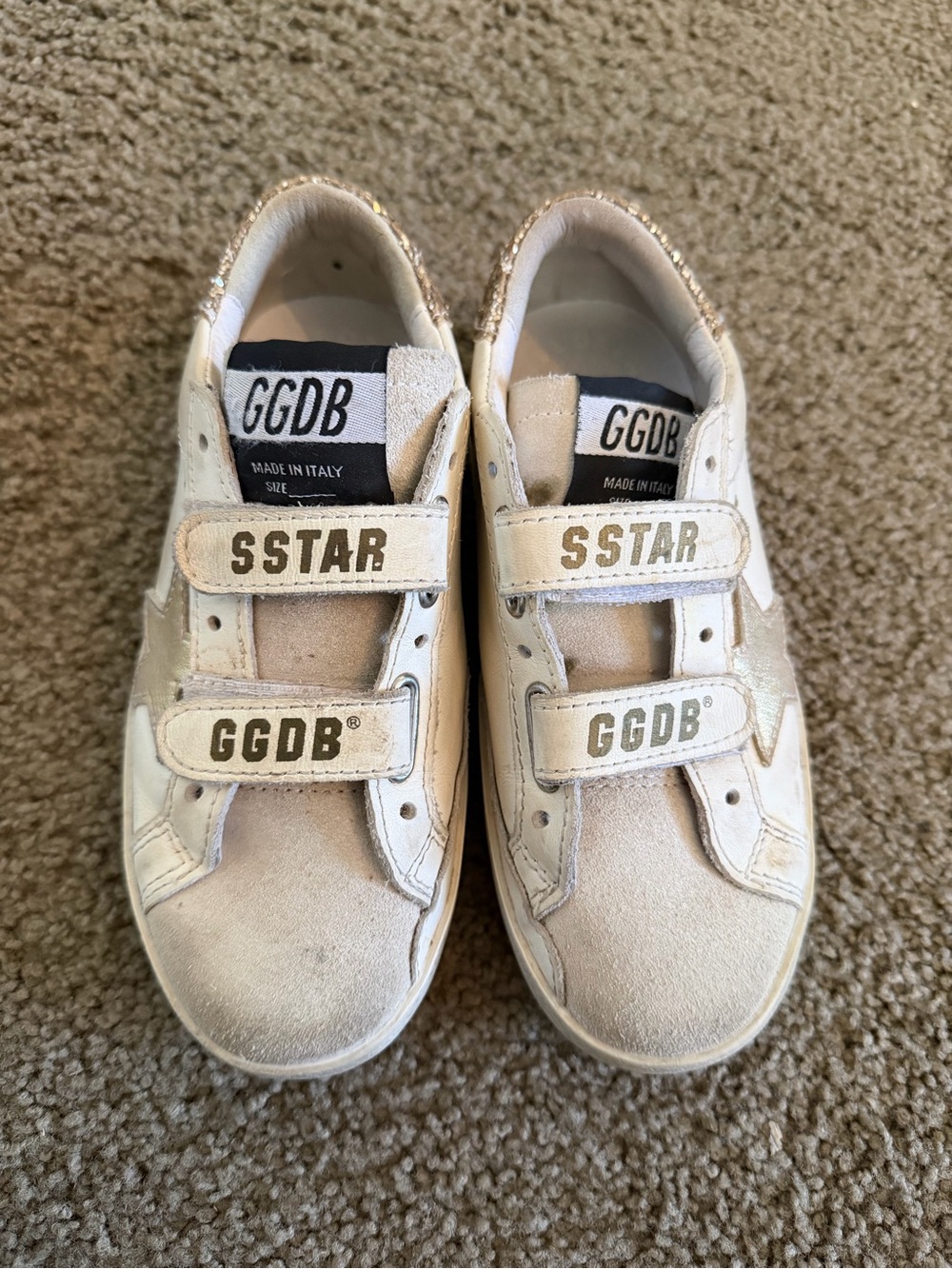 Golden Goose Kids SSTAR Velcro Sneakers in Beige and White